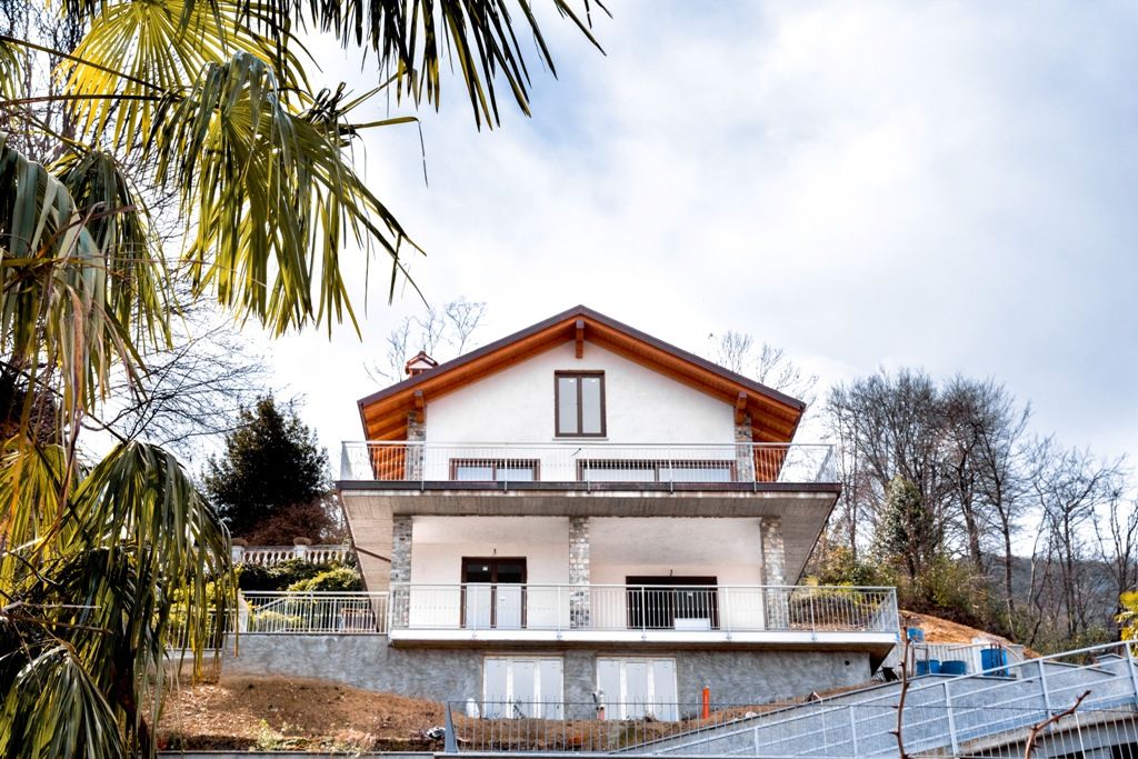 Baveno Villa vista lago 370 mq, 3 camere con piscina e garage e giardino