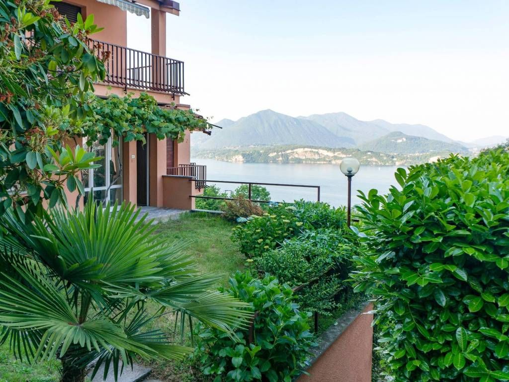 Appartamento monolocale con vista incantevole del lago sulla prima collina di Belgirate