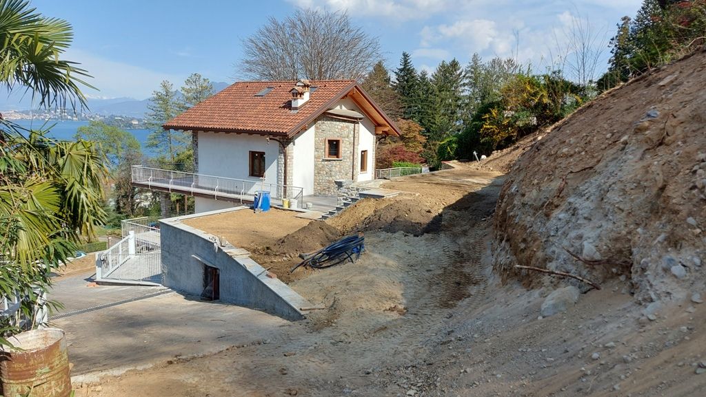 Baveno Villa vista lago 370 mq, 3 camere con piscina e garage e giardino