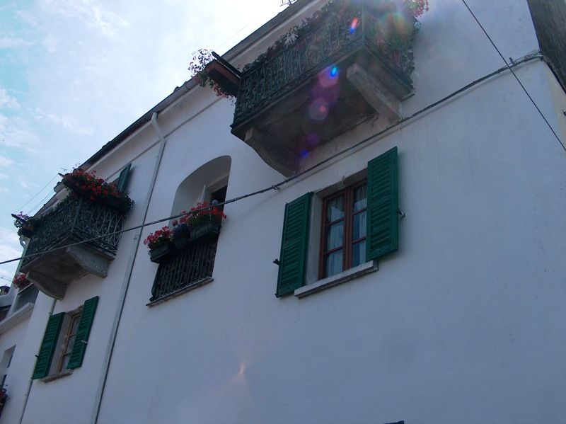 Casa storica posizionata sulle prime alture di Stresa con ottima vista lago