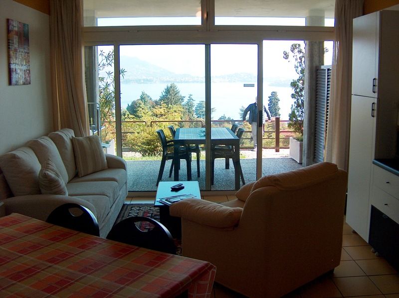 Baveno appartamento vista lago con Portico giardinetto e posto auto
