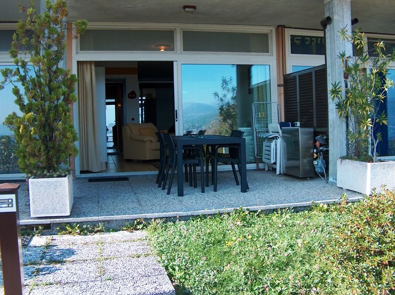 Baveno appartamento vista lago con Portico giardinetto e posto auto