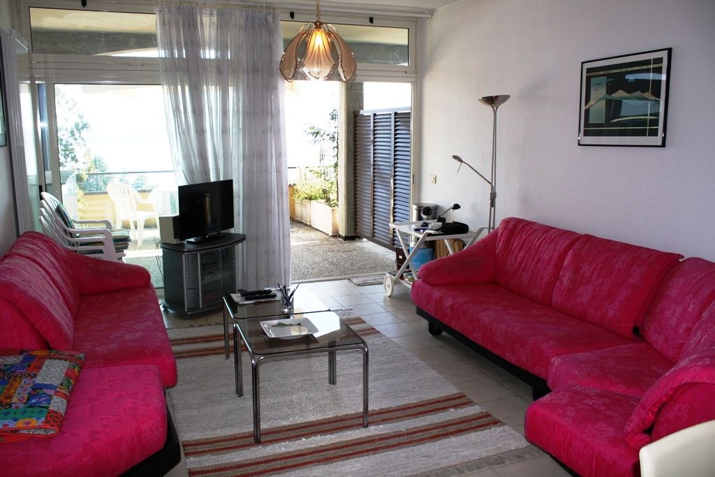 Appartamento bilocale in piccolo residence con piscina spettacolare vista lago con le sue Isole a Baveno