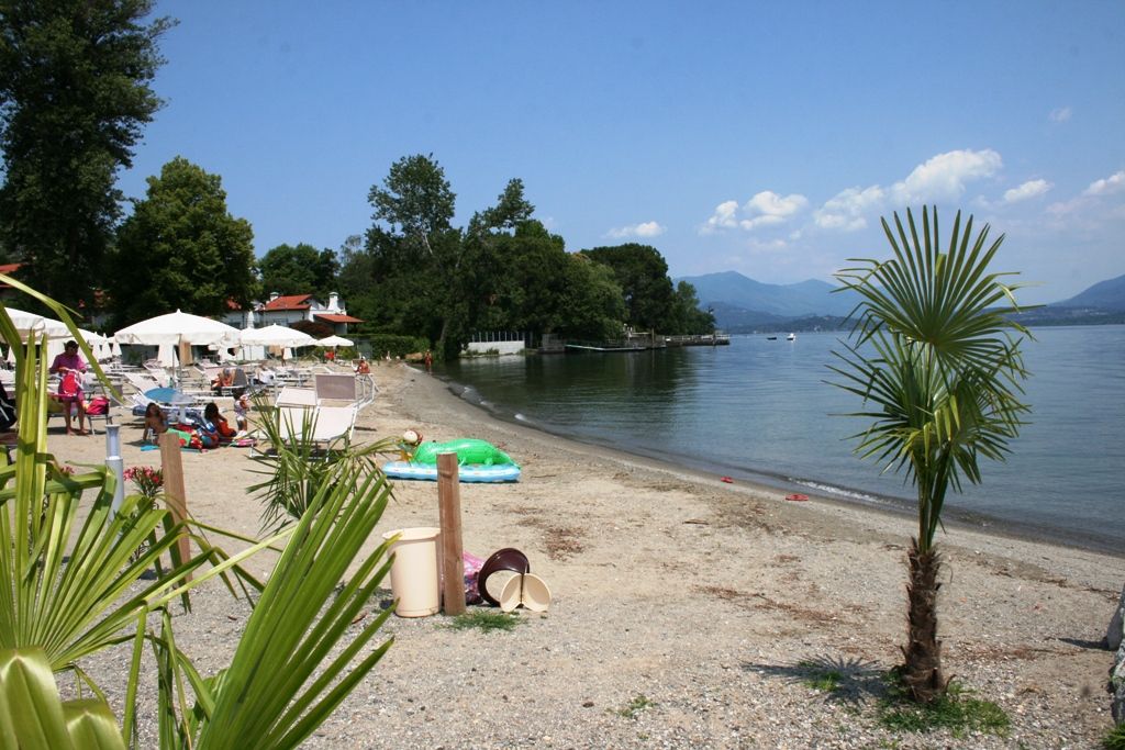 Appartamento  in piccolo residence con giardino vicino alle spiagge a Lesa