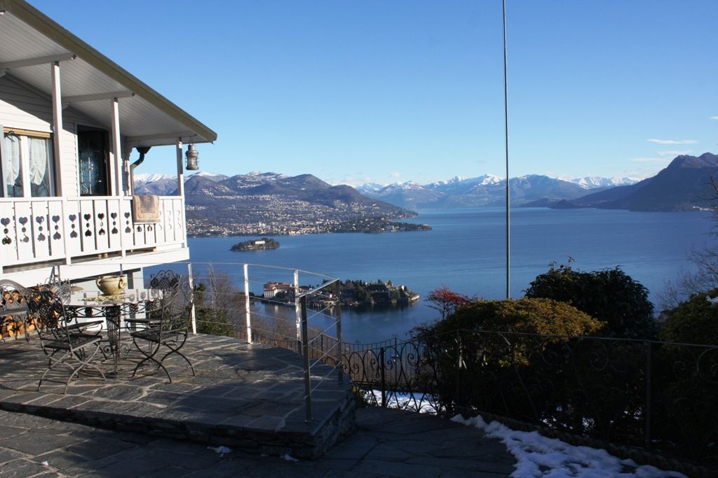 Alture Stresa villa vista lago 150mq con piscina