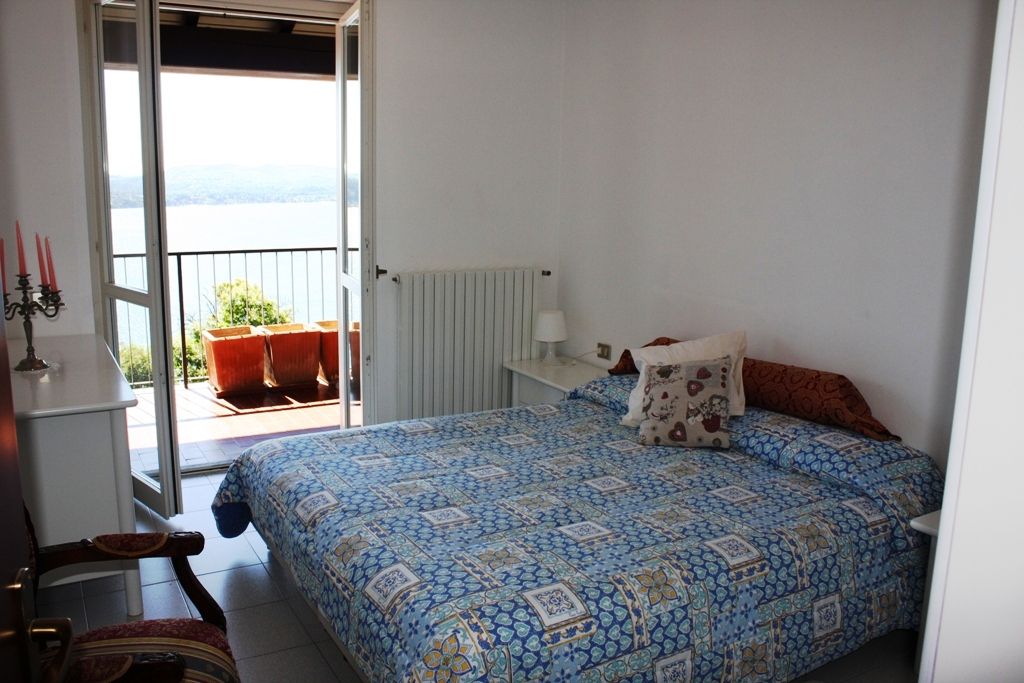 Belgirate appartamento vista lago con garage e terrazzo