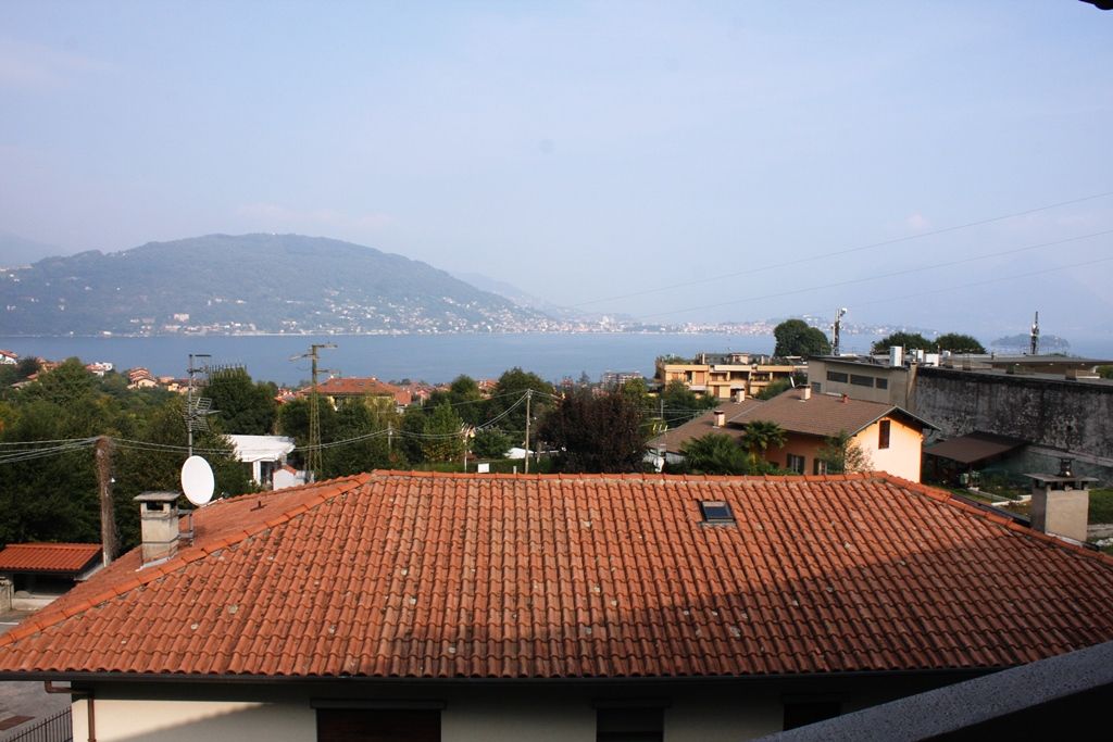 Villa indipendente con terreno vista Lago Maggiore