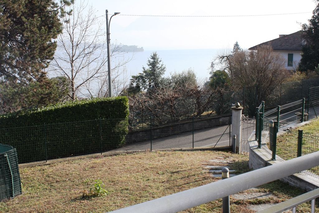 Baveno appartamento vista lago di nuova realizzazione con garage AA2059