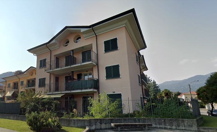 Appartamento in residenza di recente costruzione con terrazzo ,  garage e cantina a Verbania Intra