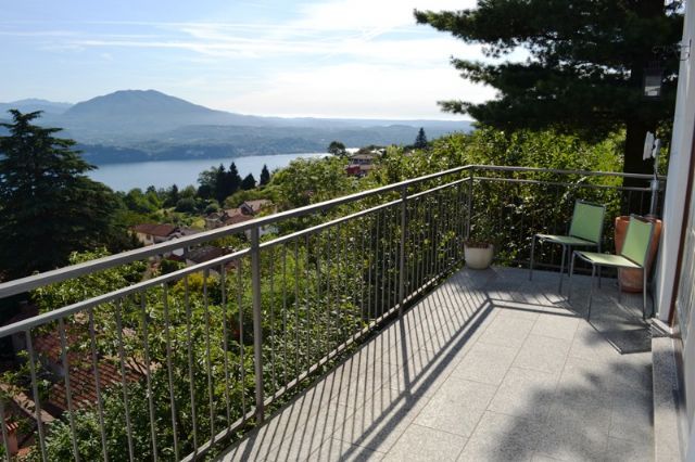 Alture Stresa appartamento vista lago con garage e giardino