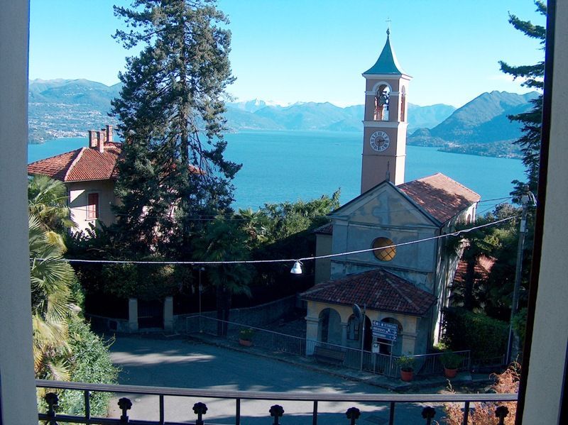 Alture Stresa appartamento vista lago con ascensore