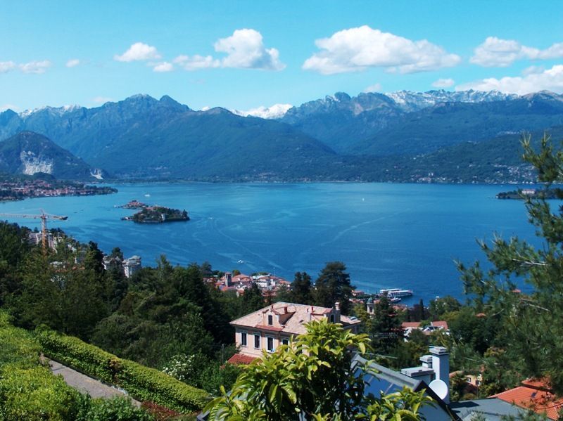 Alture Stresa villa vista lago 350mq con garage