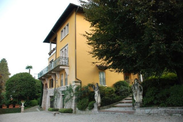 Alture Stresa villa vista lago 540mq con giardino