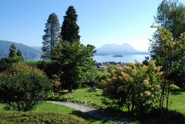 Alture Stresa villa vista lago 540mq con giardino