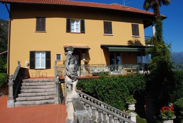 Alture Stresa villa vista lago 540mq con giardino