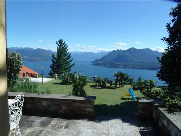 Alture Stresa villa vista lago 520mq con giardino