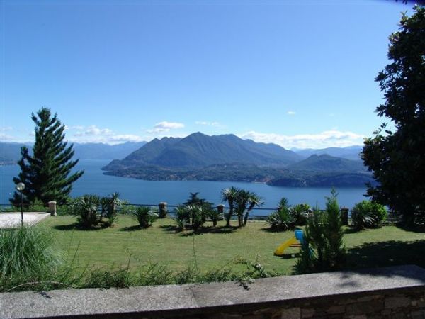 Alture Stresa villa vista lago 520mq con giardino