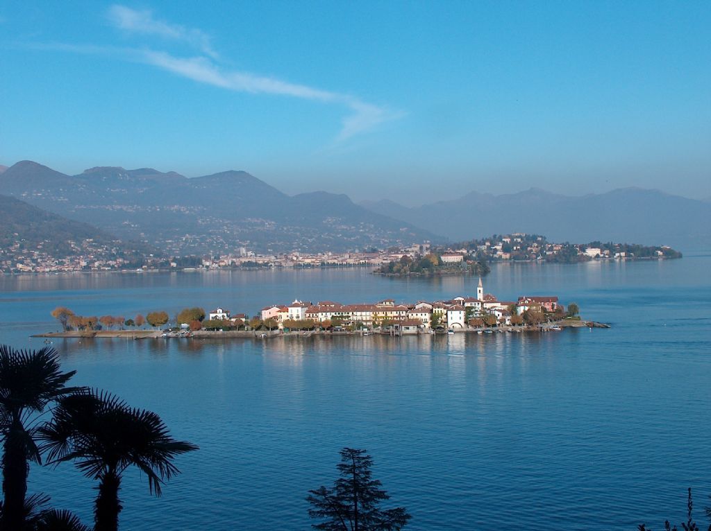 Baveno appartamento vista lago con garage e terrazzo AA2335