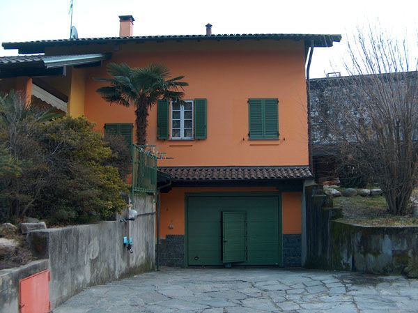 Baveno casa indipendente 3 camere con giardino e garage