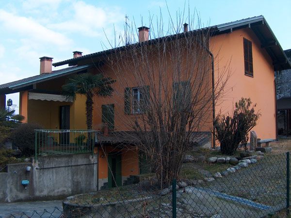 Baveno casa indipendente 3 camere con giardino e garage