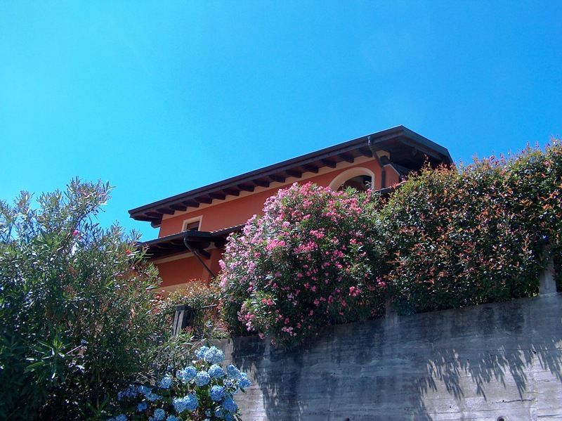 Baveno casa indipendente vista lago 3 camere con giardino e garage