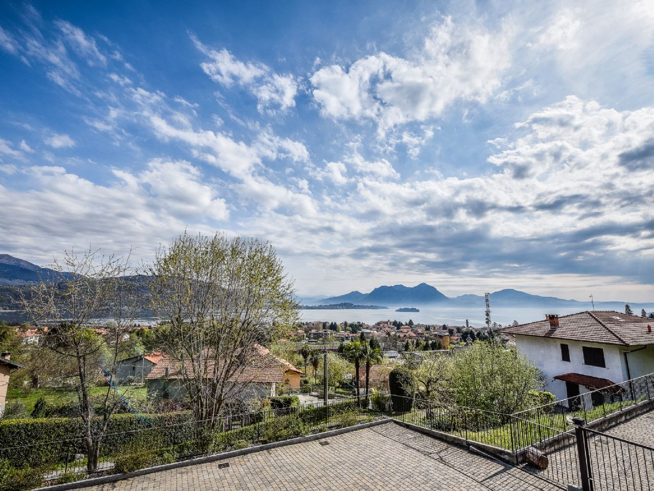 Baveno casa vista lago 250mq, 3 camere con giardino e garage