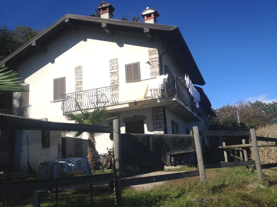 Baveno rustico vista lago con giardino