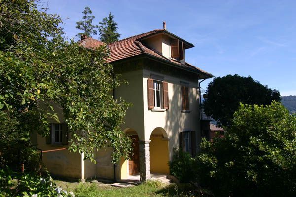 Baveno villa vista lago 300mq con giardino