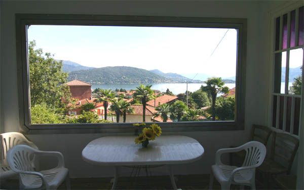 Baveno villa vista lago 300mq con giardino