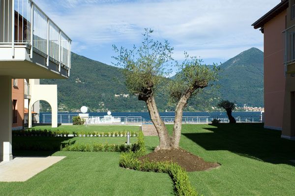 da Laveno a Luino appartamento vista lago con garage AA2136