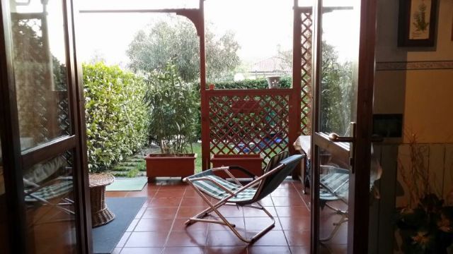 Lesa appartamento con garage e giardino AA1966