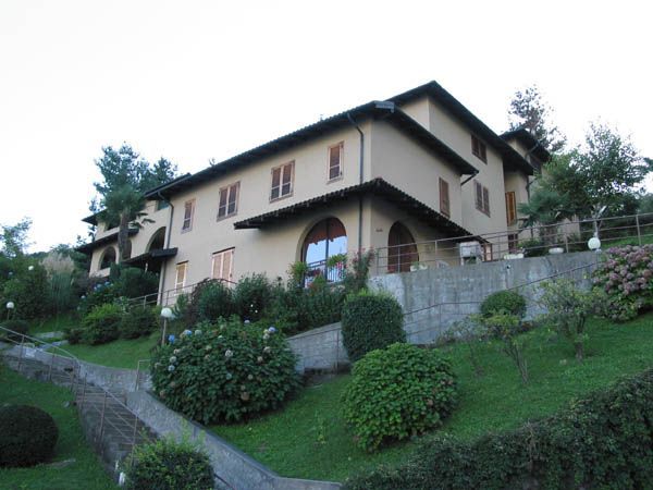 Stresa appartamento vista lago con posto auto AA1305