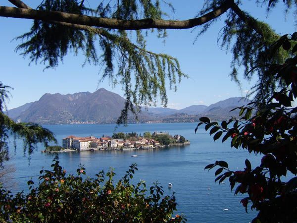 Stresa appartamento vista lago con garage e giardino